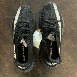 Yeezy black with white US 10
